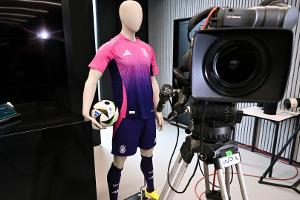 adidas von Ausrüster-Wechsel überrascht