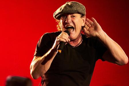 AC/DC rocken die Charts: Wiederveröffentlichung sichert Doppelspitze