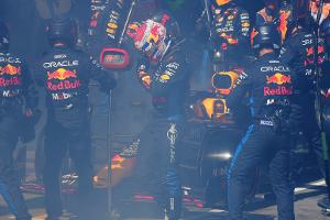 Verstappen scheidet aus - Sainz gewinnt in Melbourne