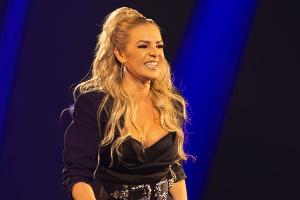 Schlagerstar Marina Marx zeigt sich halbnackt auf Mallorca