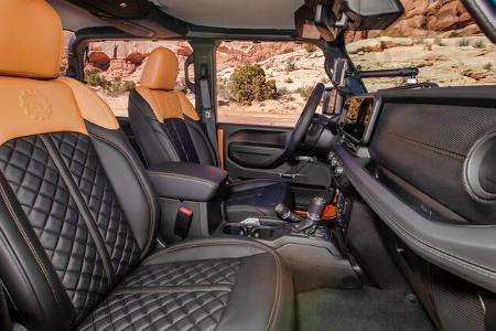 03/2024 Jeep Low Down / Willys Dispatcher / Gladiator Rubicon / Vacationeer Concept Moab Easter Jeep Safari