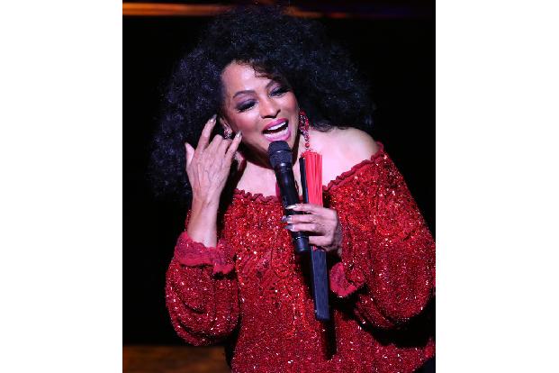 Doch wer braucht schon Grammys, wenn er so erfolgreich ist: Weltweit hat Diana Ross bis heute über 100 Millionen Platten umgesetzt. Happy Birthday!