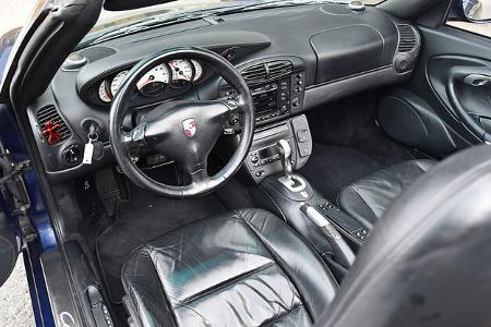 Porsche 911 (996) Carrera 4 Cabriolet (2001)