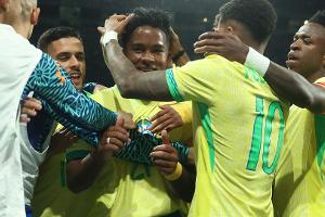 Spanien 3:3 gegen Brasilien - Zeichen gegen Rassismus