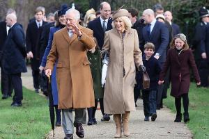 Ostergottesdienst: Charles und Camilla sitzen getrennt von der Familie
