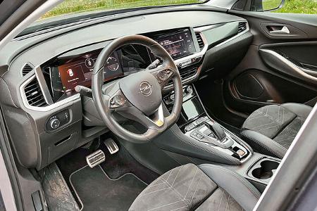 Zugwagen Opel Grandland Innenraum vorne