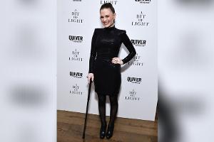 Gesundheitliche Probleme: Oscarpreisträgerin Anna Paquin geht am Stock