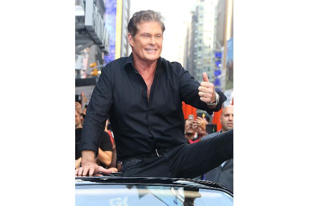 David Hasselhoff hat zwar keinen Herzschrittmacher, dafür aber einen eingebauten Defibrillator, der verhindern soll, dass er einen Herzinfarkt erleidet. Seitdem setzt er sich auch dafür ein, dass die ...