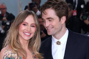 Erstes Foto vom Nachwuchs: Suki Waterhouse bestätigt Babynews