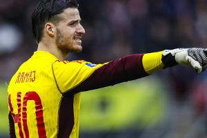 Deutscher Ajax-Torwart Ramaj erleidet Ellbogenbruch