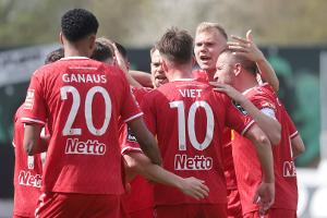 3. Liga: Regensburg festigt Tabellenspitze