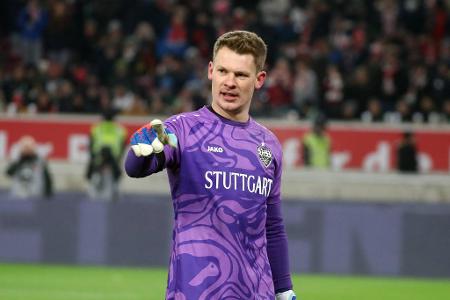 VfB Stuttgart - TOR: Alexander Nübel - Note: 1,5 - Ließ sich den krassen Fehler der Vorwoche überhaupt nicht anmerken und machte ein bärenstarkes Spiel. Kam auf sieben Paraden, gerade gegen Adeyemi (31.) und Nmecha (81.) war er herausragend gut. Ein Schlüssel zum VfB-Sieg!