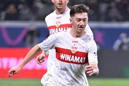 Angelo Stiller - Note: 2,5 - Musste für den gesperrten Anton in der Innenverteidigung aushelfen. Holte sich eine frühe Gelbe Karte ab und war auch sonst nicht durchweg griffig gegen den Ball. Lenkte das VfB-Spiel am Ball dafür mit großer Ruhe.