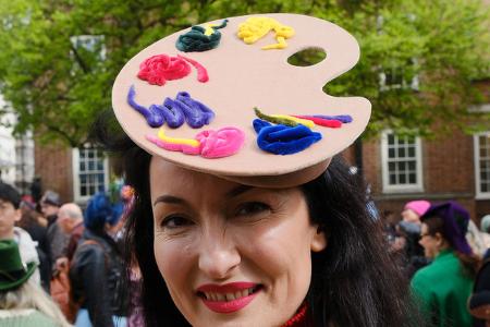 Bereits zum 10. Mal wurde in der britischen Hauptstadt am Sonntag (7. April) der London Hat Walk veranstaltet.