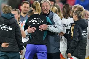 Hrubesch fordert Geduld: Umbruch ist "keine Kurzstrecke"