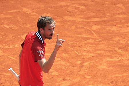 Medwedew beschimpft Schiedsrichter: 