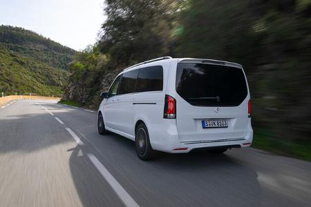 Die neue Mercedes-Benz V-Klasse – Exterieur, Ausstattung u.a. AVANTGARDE, AMG Line, bergkristallweiß metallic, MBUX Widescreen Cockpit, Komfortsitze, Leder Lugano schwarz, AMG Zierelement // The new Mercedes-Benz V-Class – Exterior, equipment among o