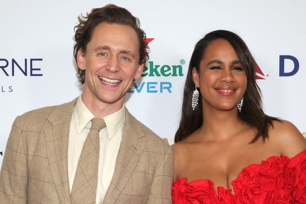 Viele Menschen betonen immer wieder, wie radikal sich ihr Leben veränderte, nachdem sie Eltern wurden. Mittlerweile ist auch Tom Hiddleston dem Club beigetreten. Im Oktober 2022 bekam seine Partnerin ...