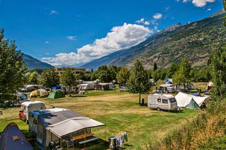 Campingvans, Wiese, BŠume, Berge, Zelte, Himmel