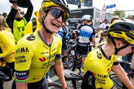 Radsport: Vos besiegt jubelnde Wiebes beim Amstel Gold Race