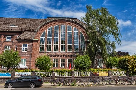 Außenansicht Holthusenbad in Hamburg