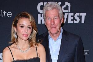 Richard Gere über neues Leben: "Um halb zehn sind wir alle im Bett"