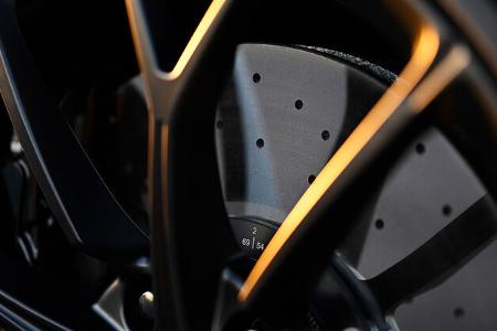 Aston Martin Vantage V8