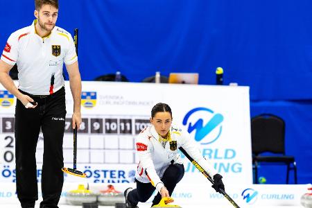 Deutsches Curling-Team siegt doppelt zum Start der Mixed-WM