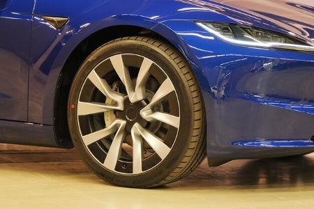 Tesla Model 3 Facelift 2032