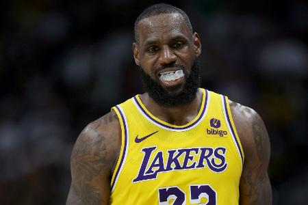 James stürmt aus Pressekonferenz: 