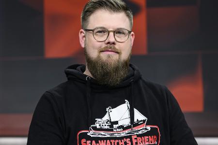 Haft für Böllerwurf: 