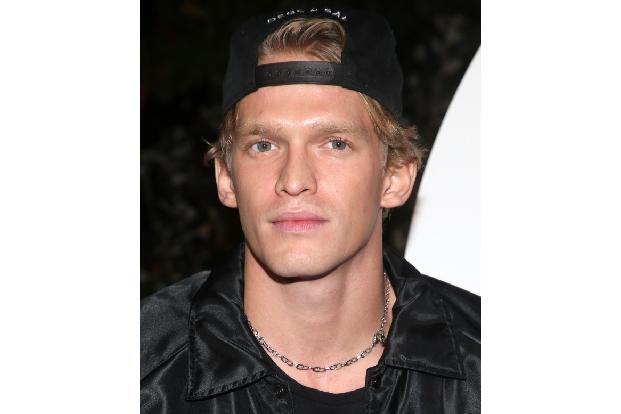 …und auch Cody Simpson zeigte seinen Fans, dass er die Welt mit seinem grünen Daumen retten kann.