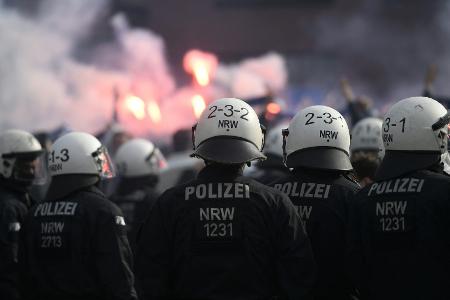 Polizeikosten-Streit: Entscheidung in Karlsruhe