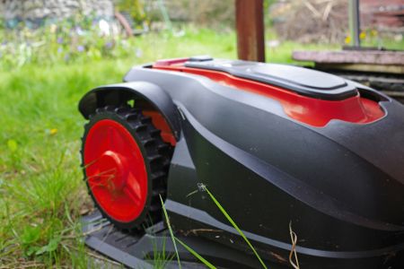 Mähroboter in Station