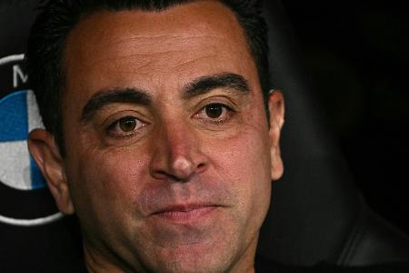 Xavi bleibt doch Trainer in Barcelona