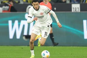 Frankfurt zieht Kaufoption bei Stürmer Ekitike