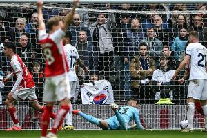 Arsenal und City ziehen Liverpool davon