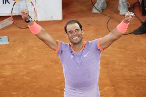 Sieger Nadal mit erstem Satzverlust in Madrid