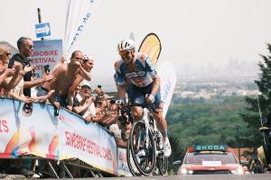Belgier Van Gils gewinnt Radklassiker Eschborn-Frankfurt