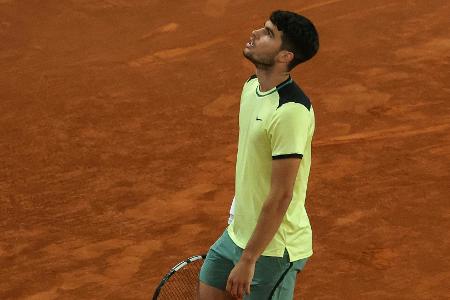 Alcaraz scheitert in Madrid - Sinner steigt aus