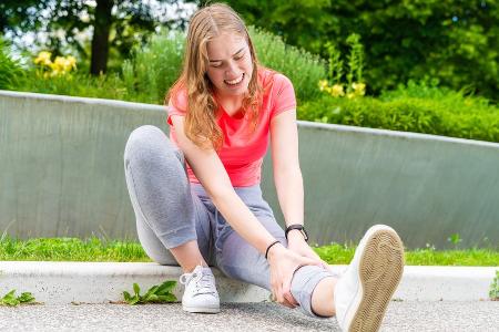 Zu viel Sport, zu wenig Flüssigkeit: Tipps gegen Wadenkrämpfe
