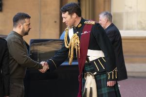 Heimlicher Star bei Charles' Krönung: Was macht "Major Augenschmaus"?