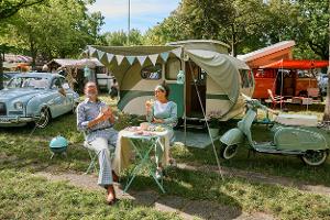 Oldie-Caravan Mostard