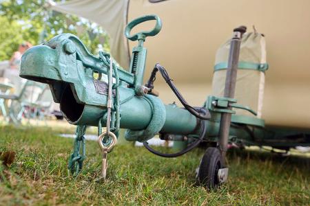 Oldie-Caravan Mostard