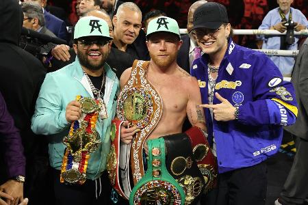 Alvarez bleibt unangefochtener Champion im Supermittelgewicht