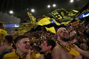 Wilde Partynacht: BVB rutscht und tanzt Richtung Wembley