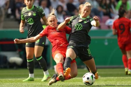 Bayern-Torhüterin Grohs patzt: Wolfsburg feiert zehnte Pokalparty in Serie