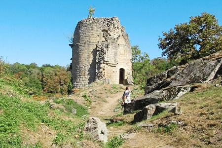 Festung Crozant, Türme, Felsen, 380 Meter