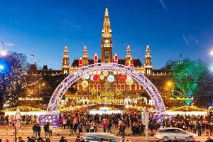 Christmas market on Rathausplatz in Vienna at Christmas Eve