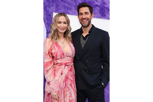 Bei Emily Blunt und John Krasinski führte die gemeinsame Arbeit in die entgegengesetzte Richtung. Er führte bei 'A Quiet Place' sogar Regie, musste seiner Frau also Anweisungen geben. Das hat ihre Bez ...